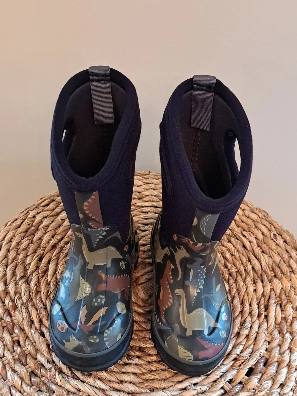 Bogs Toddler Classic Waterproof/Insulated Dinosaur Print/Black Boots 8
